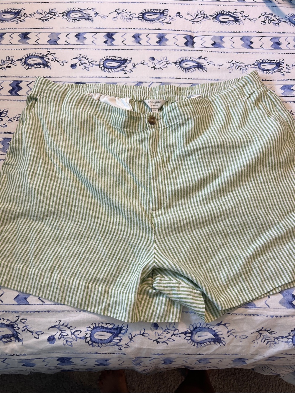 Banana Republic Green and White Striped Women’s Shorts